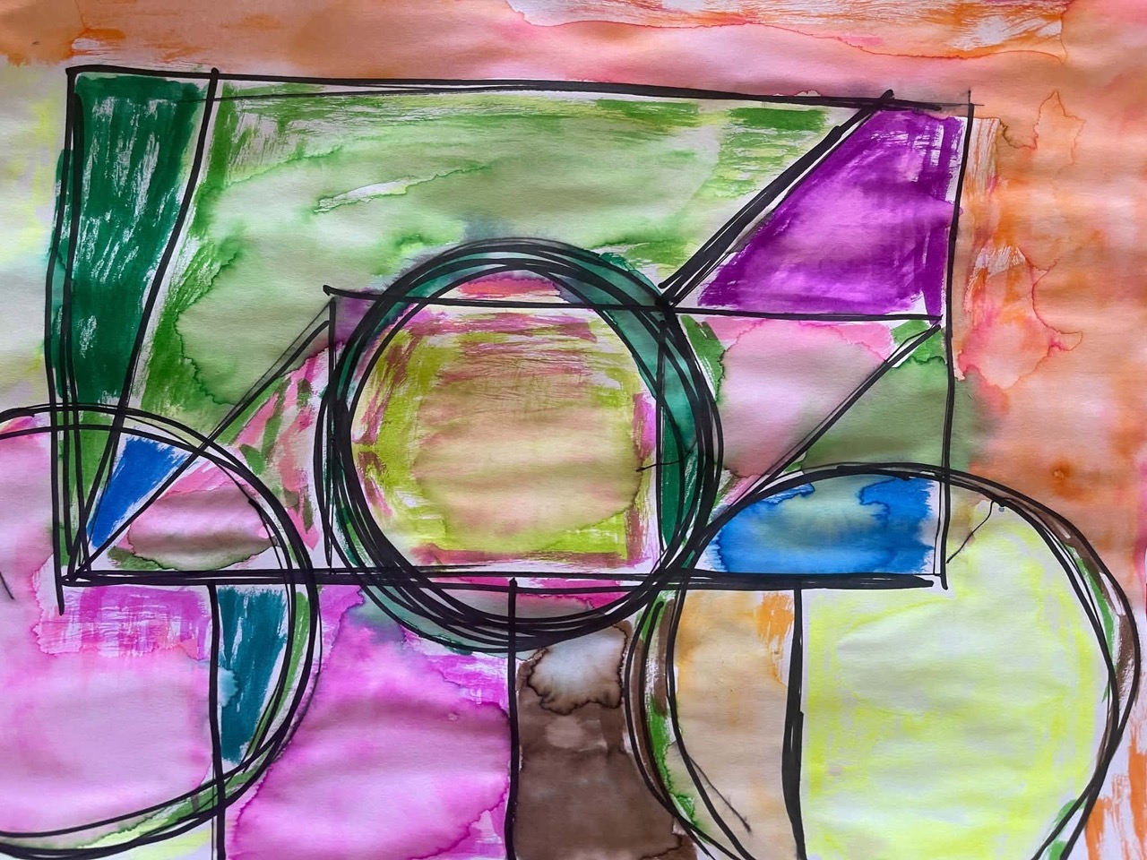 Ein Bild zeigt geometrische Formen und leicht verlaufene Farbflächen.